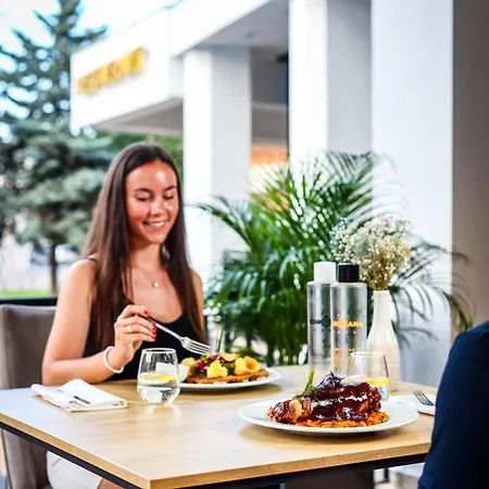 Hotel Grand Coroana 4*