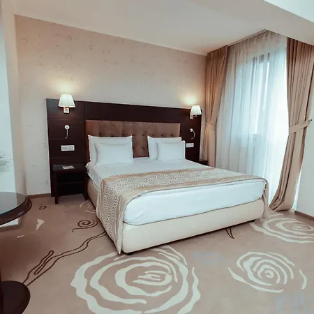 Hotel Grand Coroana 4*