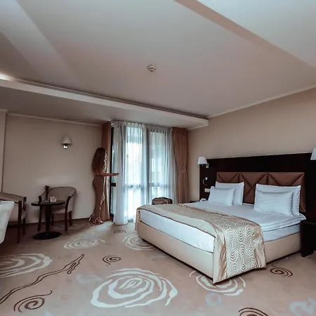 Grand Coroana 4*