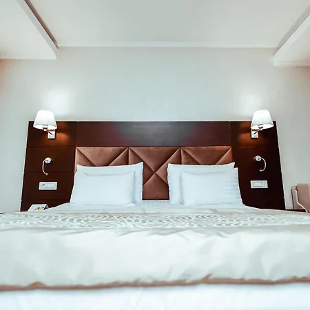 Grand Coroana Hotel