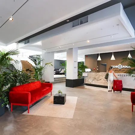 Grand Coroana Hotel 4*
