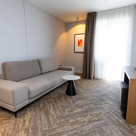 Grand Coroana Hotel 4*